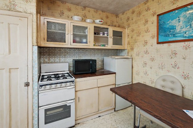 30 Southern Drive, Loughton, IG10 3BU 3