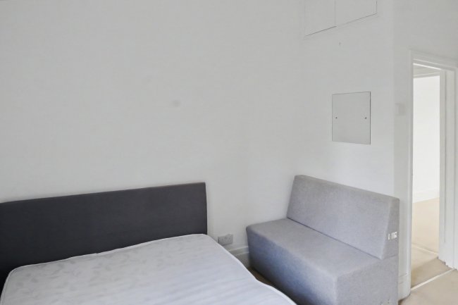 13 Birkbeck Avenue, Acton, London, W3 6HX 4