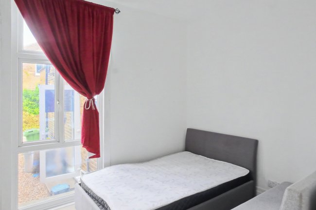13 Birkbeck Avenue, Acton, London, W3 6HX 4