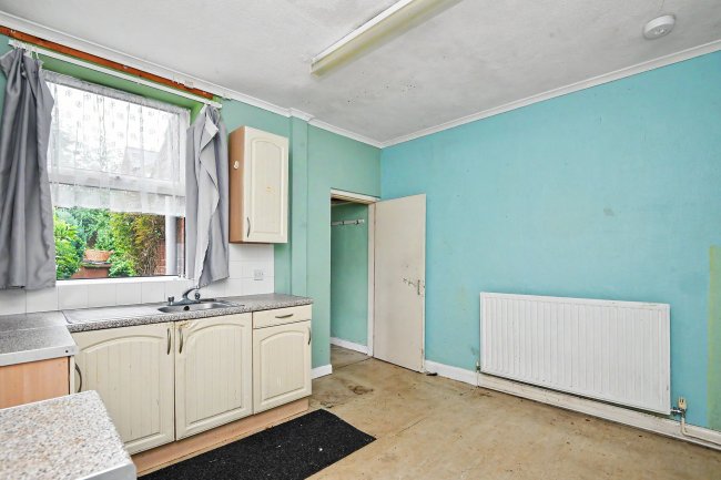 67 Hollis Street, Nottingham, NG7 7AS 5