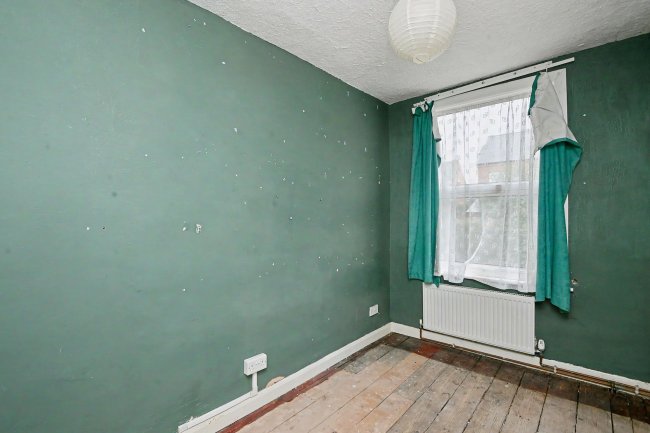 67 Hollis Street, Nottingham, NG7 7AS 5