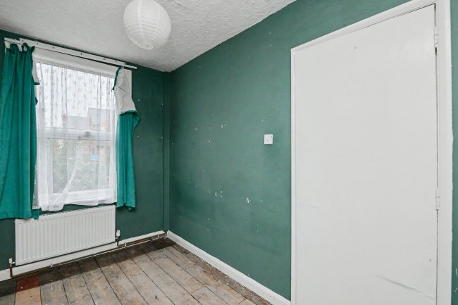 67 Hollis Street, Nottingham, NG7 7AS 5