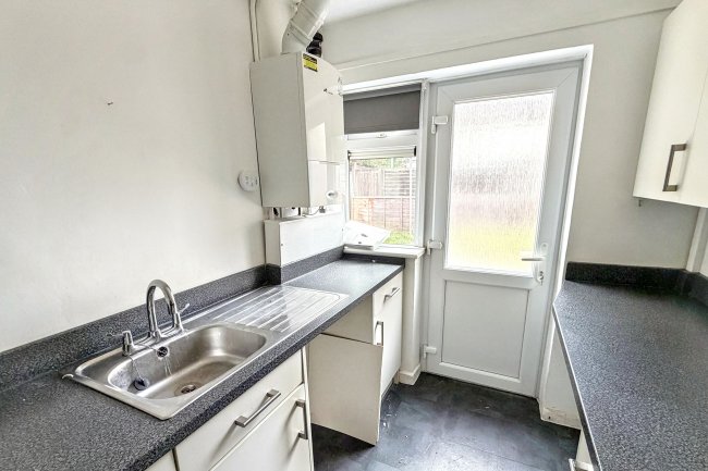 14 Honey Mead, Calne, Wiltshire, SN11 8BH 5