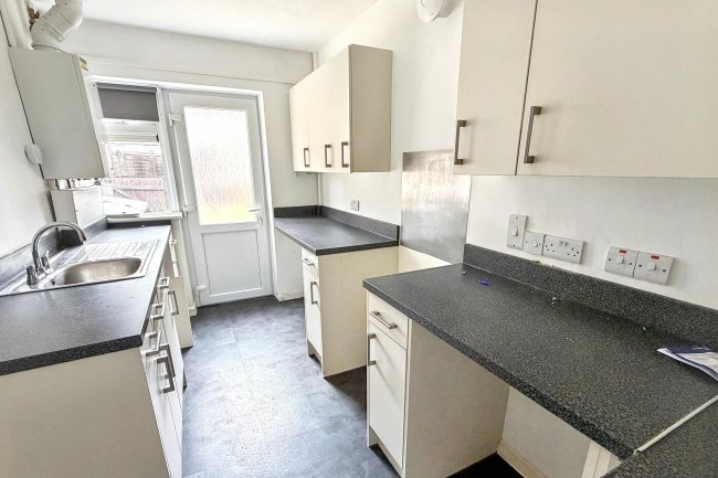 14 Honey Mead, Calne, Wiltshire, SN11 8BH 5
