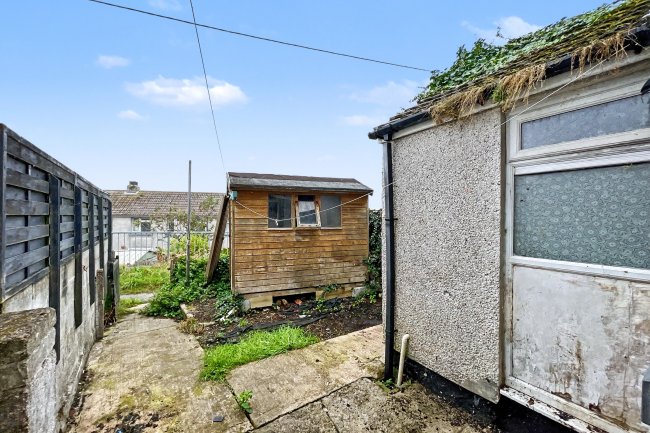 29 Chywoone Avenue, Newlyn, Penzance, Cornwall, TR18 5NH 2