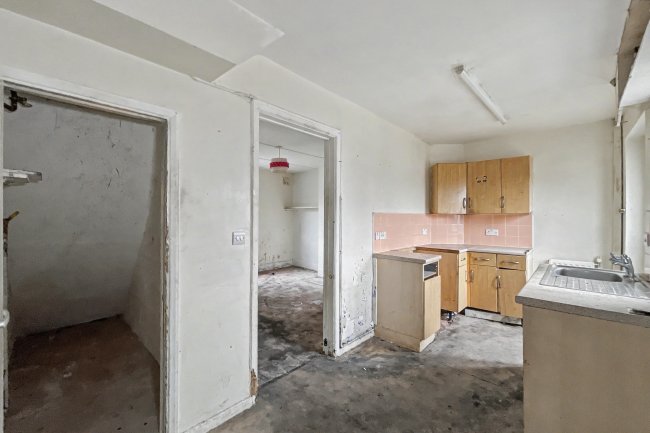29 Chywoone Avenue, Newlyn, Penzance, Cornwall, TR18 5NH 2