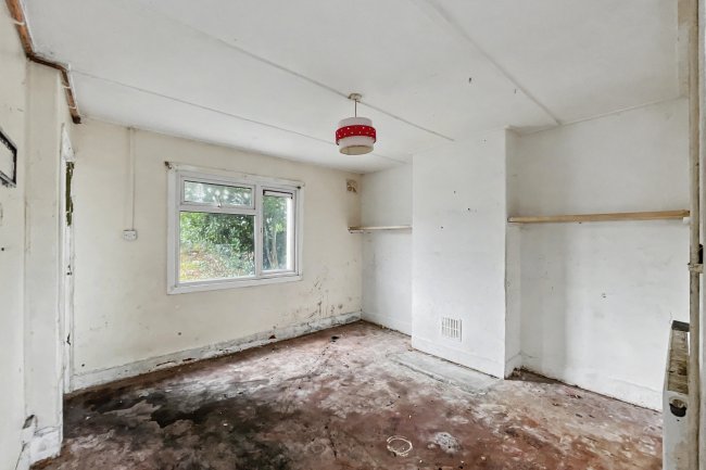 29 Chywoone Avenue, Newlyn, Penzance, Cornwall, TR18 5NH 2