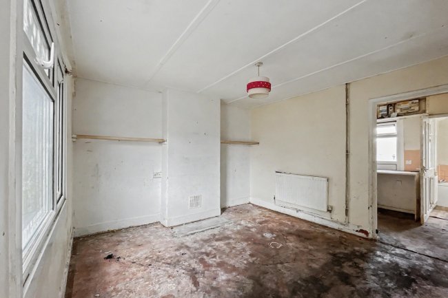 29 Chywoone Avenue, Newlyn, Penzance, Cornwall, TR18 5NH 2