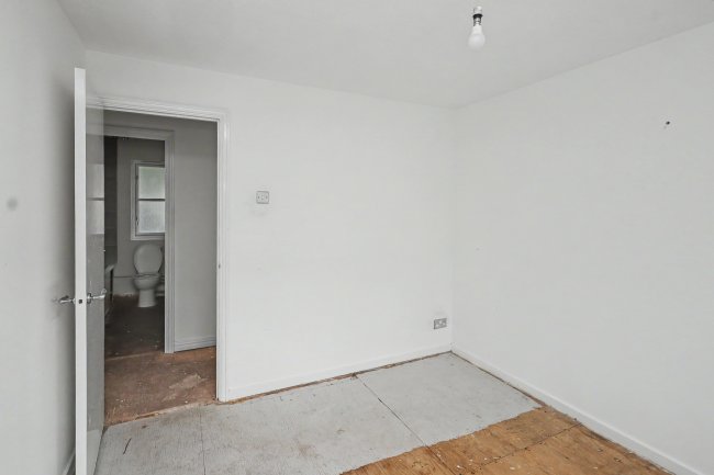 31 Rossendale Way, Camden, London, NW1 0XB 1