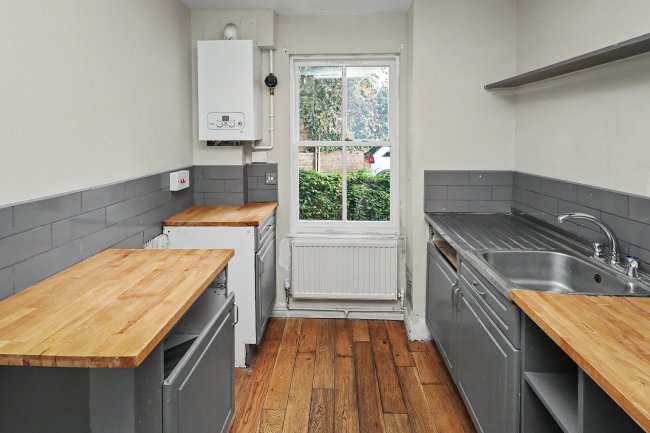 31 Rossendale Way, Camden, London, NW1 0XB 1