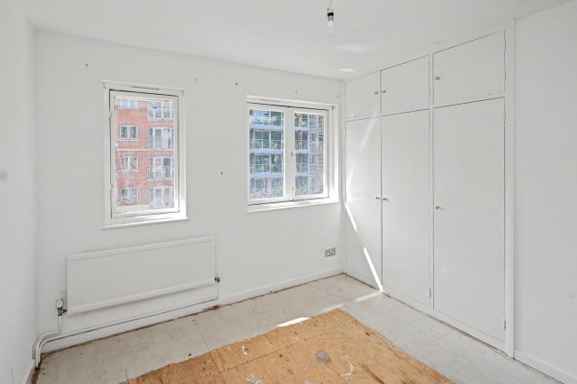 31 Rossendale Way, Camden, London, NW1 0XB 1