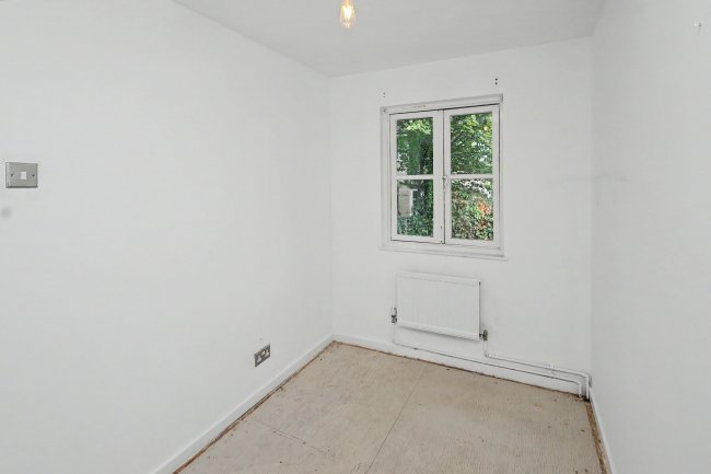 31 Rossendale Way, Camden, London, NW1 0XB 1