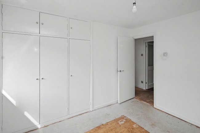 31 Rossendale Way, Camden, London, NW1 0XB 1