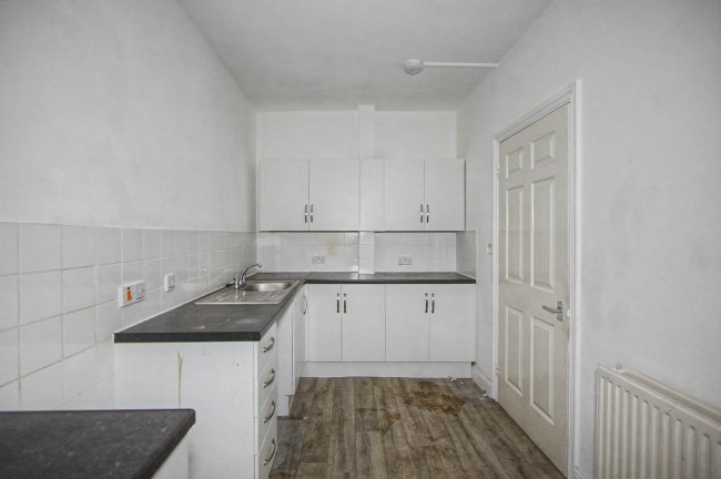 Flat 1, 386 High Street Rochester, Rochester, Kent, ME1 1DJ 1