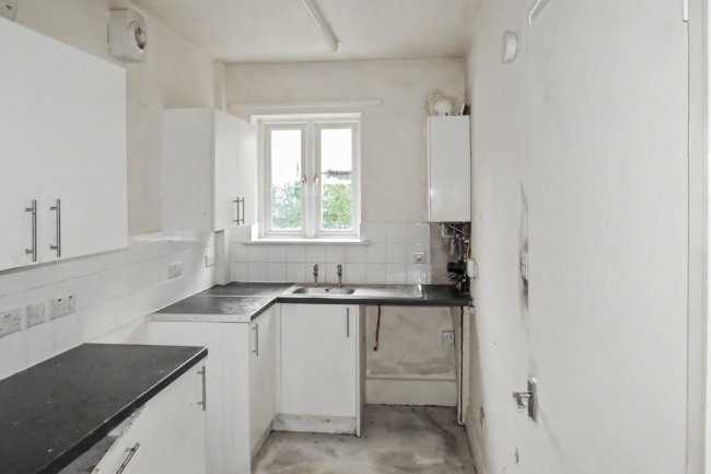 6 Langdale Place, Lancaster, Lancashire, LA1 3NS 4