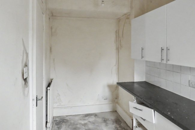 6 Langdale Place, Lancaster, Lancashire, LA1 3NS 4
