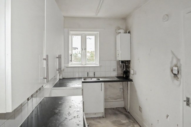 6 Langdale Place, Lancaster, Lancashire, LA1 3NS 4