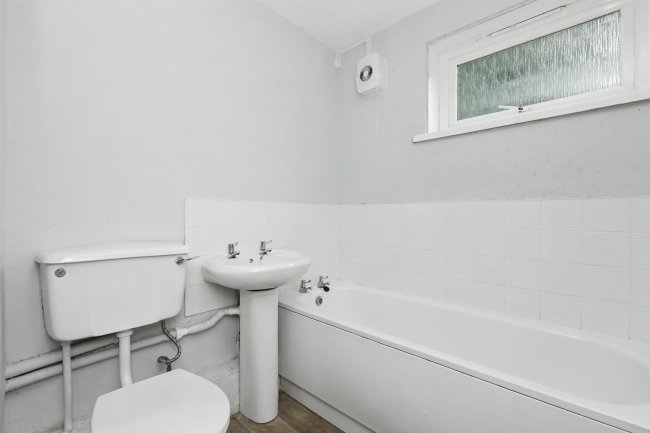 65 Queen Street, Doncaster, South Yorkshire, DN4 8AA 9