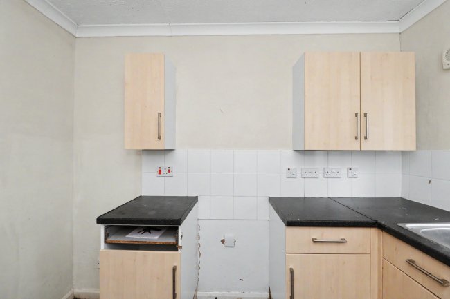 63 Southwell Close, Kirkby-in-Ashfield, Nottinghamshire, NG17 8GN 2