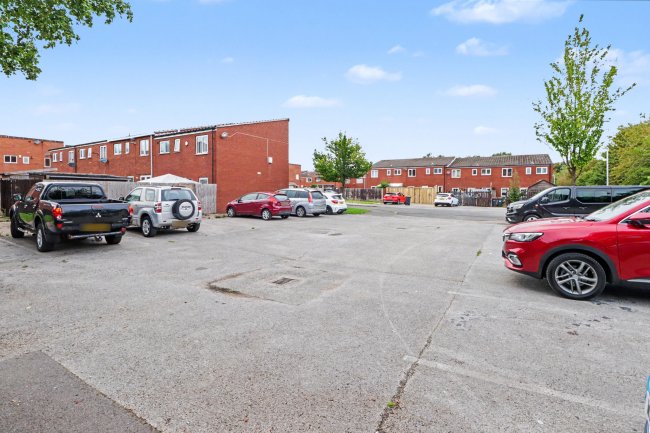 63 Southwell Close, Kirkby-in-Ashfield, Nottinghamshire, NG17 8GN 2