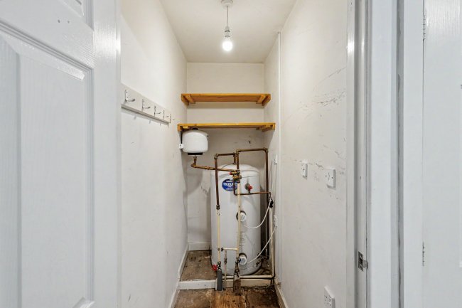Flat 15, Ashmoor House, Dragon Parade, Harrogate, North Yorkshire, HG1 5QF 9