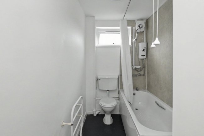 107 Southwell Close, Kirkby In Ashfield, Nottinghamshire, NG17 8GN 3