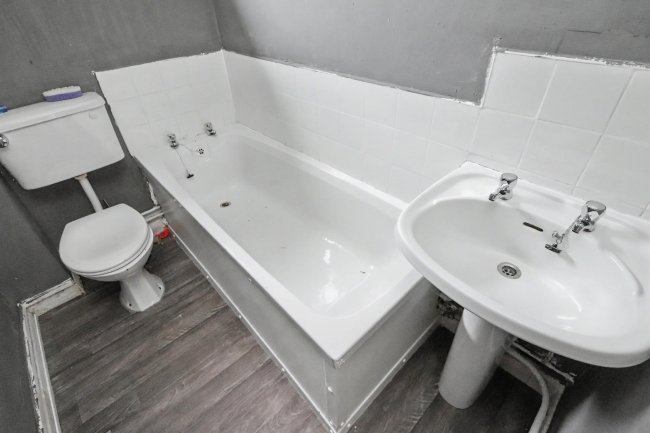 91 Southwell Close, Kirkby In Ashfield, Nottinghamshire, NG17 8GN 4