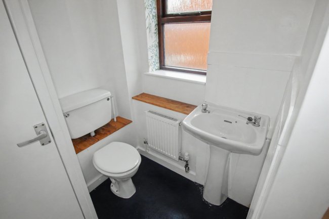 Flat 5, Clarendon Court, Dickinson Street, Wakefield, West Yorkshire, WF1 3LE 4