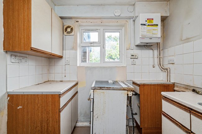 49 Aspinall Close, Lowestoft, Suffolk, NR33 9JG 3