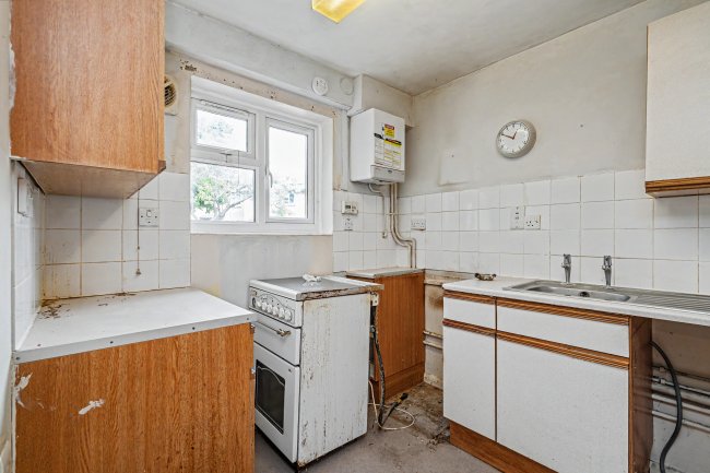 49 Aspinall Close, Lowestoft, Suffolk, NR33 9JG 3