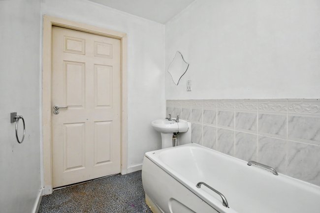 Flat 5, Crosthwaite Court, Spink Lane, Pontefract, West Yorkshire, WF8 1EB 8