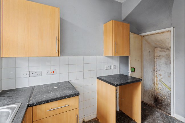15 Bexley Grove, Harehills, Leeds, West Yorkshire, LS8 5NZ 8
