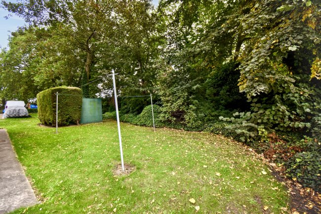 Flat 4, Crosthwaite Court, Spink Lane, Pontefract, West Yorkshire, WF8 1EB 9