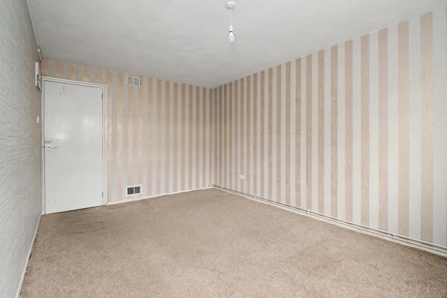 9 Heddon Close, Bradford, West Yorkshire, BD5 0TB 4