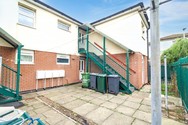 9 Heddon Close, Bradford, West Yorkshire, BD5 0TB 4