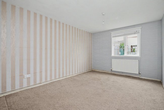 9 Heddon Close, Bradford, West Yorkshire, BD5 0TB 4