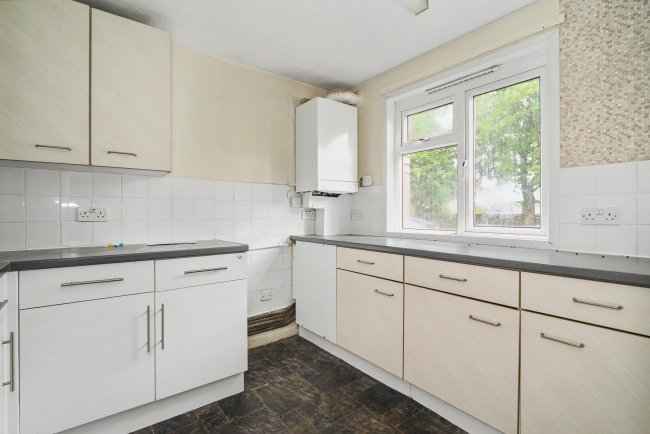 9 Heddon Close, Bradford, West Yorkshire, BD5 0TB 4