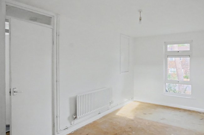 25 Radnor Grove, Hillingdon, Uxbridge, Middlesex, UB10 0ET 2