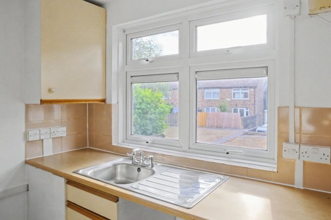25 Radnor Grove, Hillingdon, Uxbridge, Middlesex, UB10 0ET 2