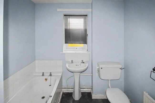 Flat 10, St. Johns Court, Sholebroke Avenue, Leeds, West Yorkshire, LS7 3HD 4