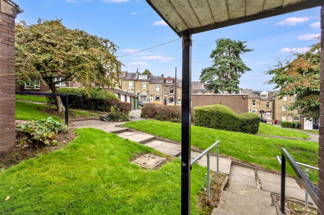 23 Rosemount Walk, Keighley, West Yorkshire, BD21 2EE 8