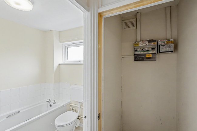 23 Rosemount Walk, Keighley, West Yorkshire, BD21 2EE 8