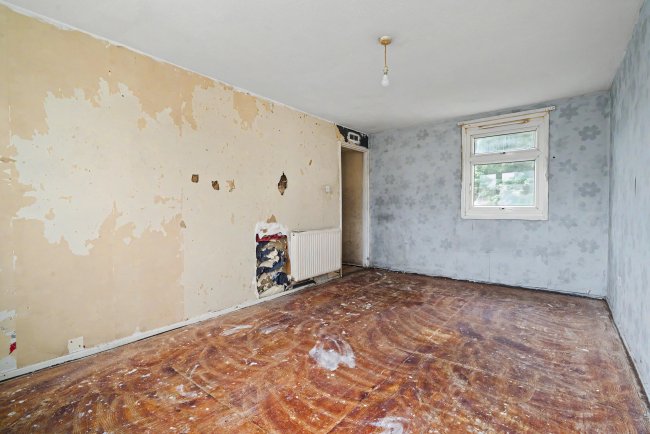23 Woodstock Walk, Bradford, West Yorkshire, BD5 0TD 5