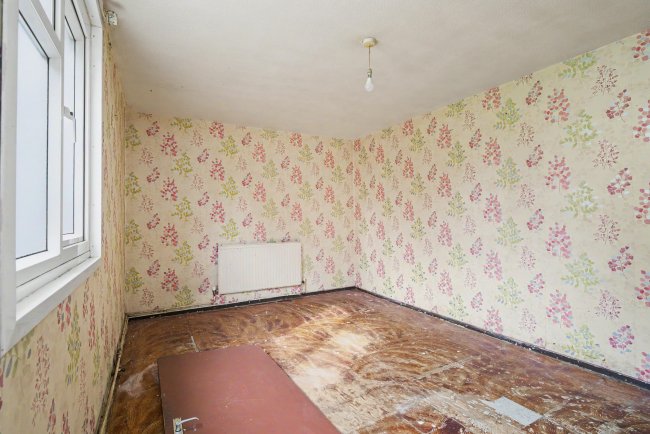 23 Woodstock Walk, Bradford, West Yorkshire, BD5 0TD 5