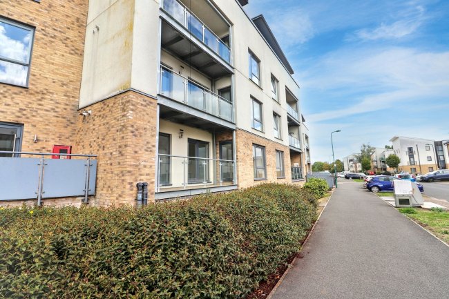 170 Hammonds Drive, Peterborough, Cambridgeshire PE1 5AX 7