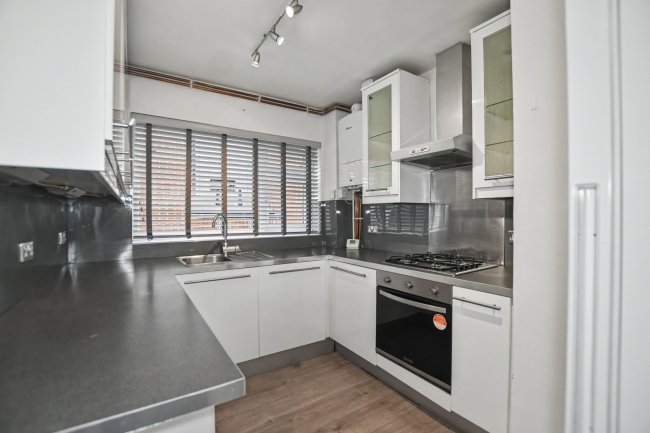 Flat 4, Pentlands, Foxgrove Road, Beckenham, BR3 5BJ 8