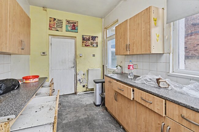 17 Cecil Street, Walsall, West Midlands, WS4 2AZ 3