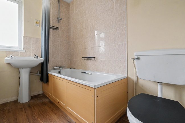 14 The Street, Marston Meysey, Wiltshire, SN6 6LH 8
