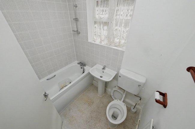 Flat A, 54 Thurlow Hill, West Dulwich, London, SE21 8JN 4