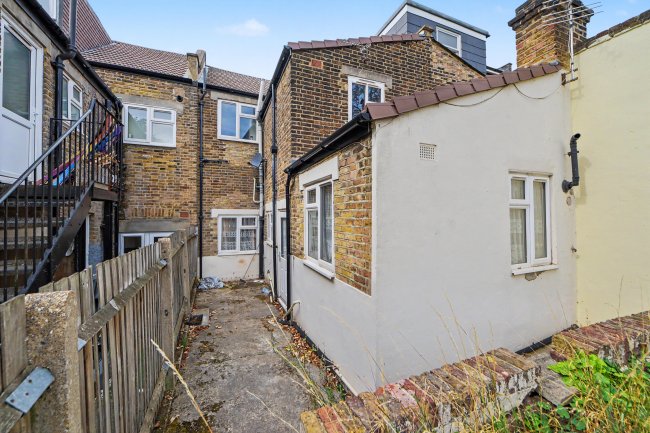 Flat A, 54 Thurlow Hill, West Dulwich, London, SE21 8JN 4